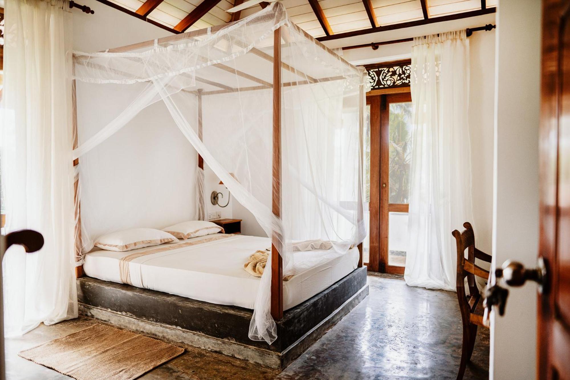 Amuura Beach Villa Берувала Экстерьер фото