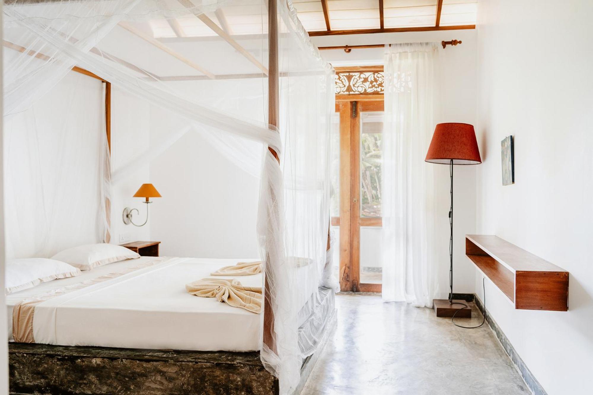 Amuura Beach Villa Берувала Экстерьер фото